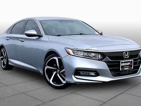 Used 2018 Honda Accord Sport image 2
