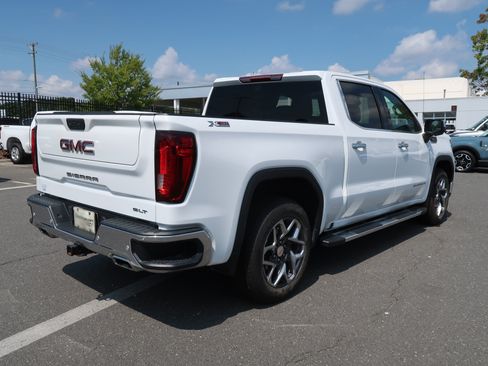 Used 2024 GMC Sierra 1500 SLT w/ SLT Premium Package AWD/4WD image 10
