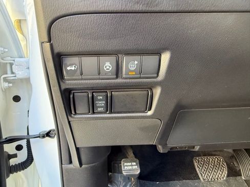 Used 2024 Nissan Armada Platinum w/ Captain's Chairs Package image 8