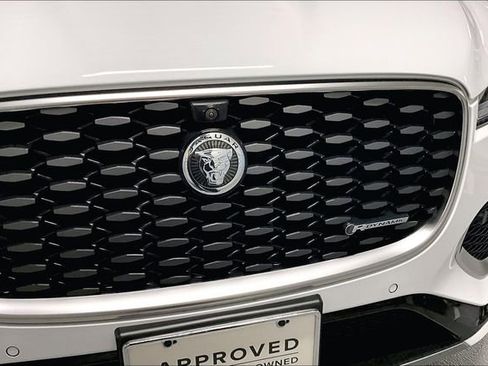 Certified 2025 Jaguar F-PACE R-Dynamic S image 29