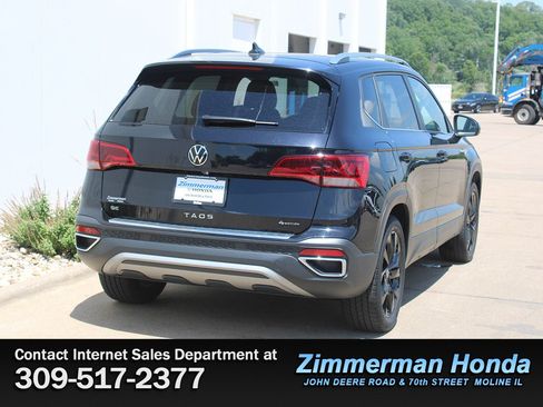 Used 2023 Volkswagen Taos SE w/ Panoramic Sunroof Package AWD/4WD image 2