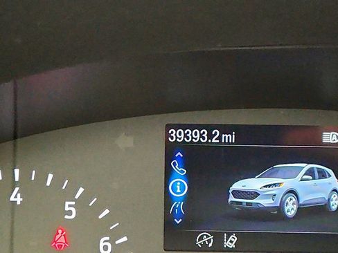 Used 2022 Ford Escape SE image 15