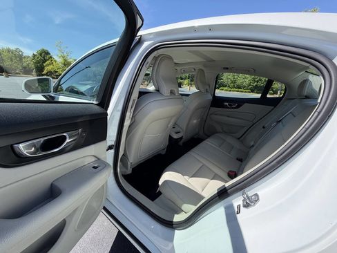 Used 2020 Volvo S60 T6 Momentum AWD/4WD image 13