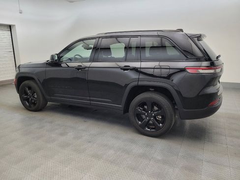 Used 2023 Jeep Grand Cherokee Altitude RWD image 2