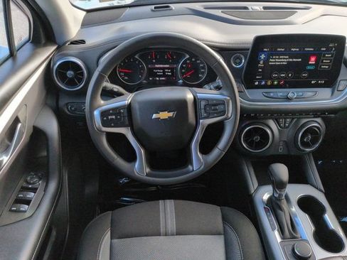 Used 2025 Chevrolet Blazer LT FWD image 15