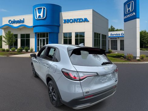 Used 2025 Honda HR-V Sport image 4