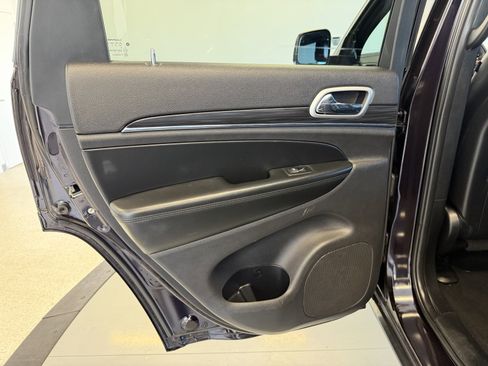 Used 2020 Jeep Grand Cherokee Limited image 42