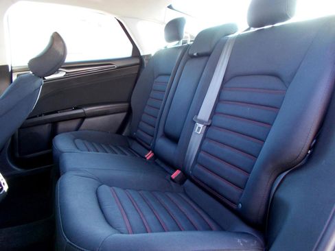 Used 2016 Ford Fusion SE w/ Equipment Group 201A image 35