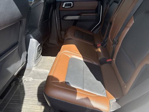 Used 2023 Ford Bronco Outer Banks image 12
