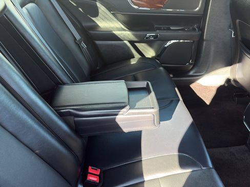 Used 2017 Lincoln Continental Select w/ Climate Package AWD/4WD image 22