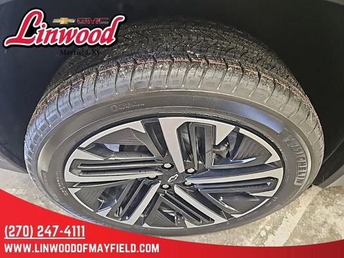 New 2026 Chevrolet Equinox RS w/ Convenience Package III image 8