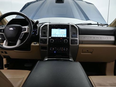 Used 2017 Ford F250 Lariat w/ Lariat Ultimate Package image 28