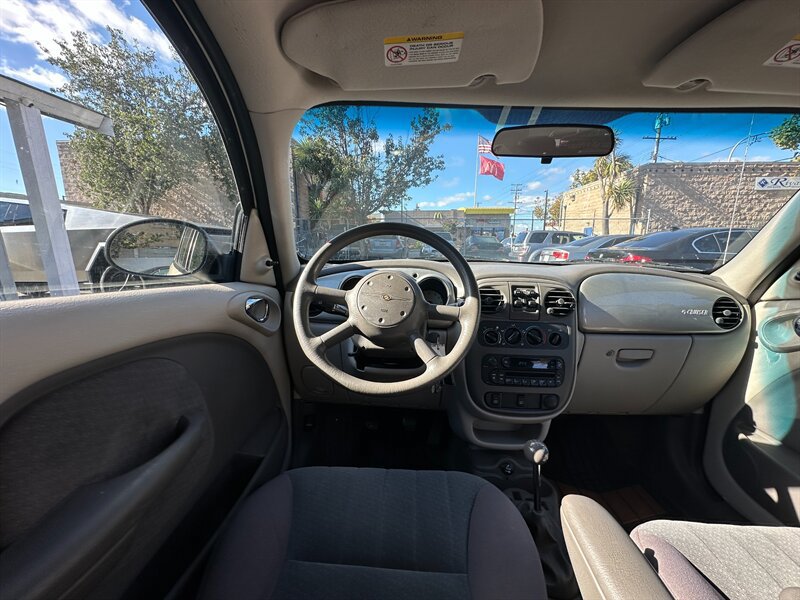 Used 2005 Chrysler PT Cruiser FWD image 16