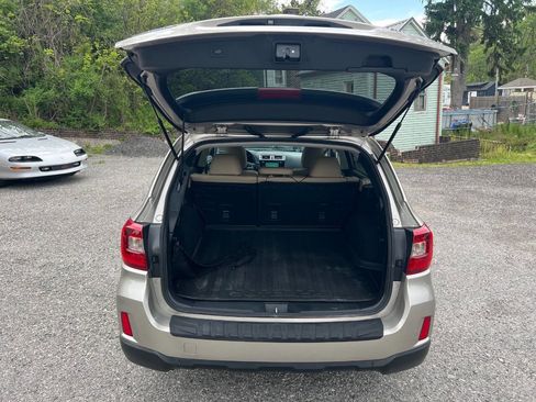 Used 2016 Subaru Outback 2.5i Limited AWD/4WD image 23