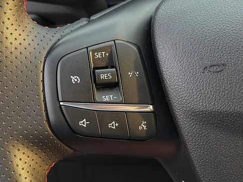 Used 2025 Ford Escape ST-Line image 15