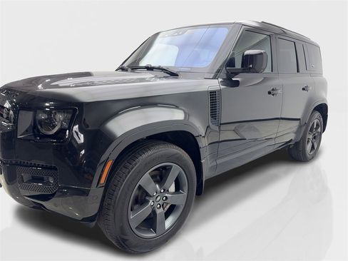 Used 2022 Land Rover Defender 110 X-Dynamic SE image 11