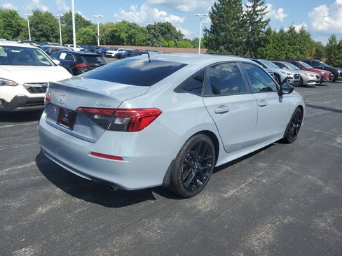 Used 2023 Honda Civic Sport image 3