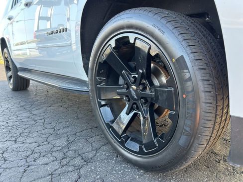 Used 2019 Chevrolet Suburban Premier image 11