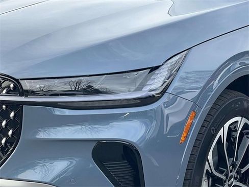 New 2026 Lincoln Nautilus Reserve image 4