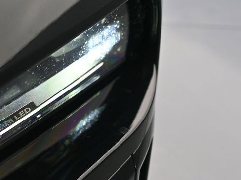 Used 2025 BMW 760i xDrive w/ Executive Package image 12