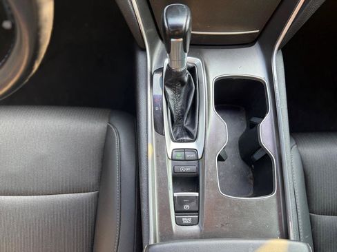 Used 2021 Honda Accord Sport image 11