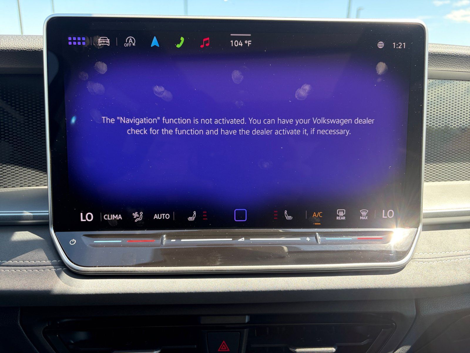 Certified 2025 Volkswagen Tiguan SE w/ Panoramic Sunroof Package AWD/4WD image 28
