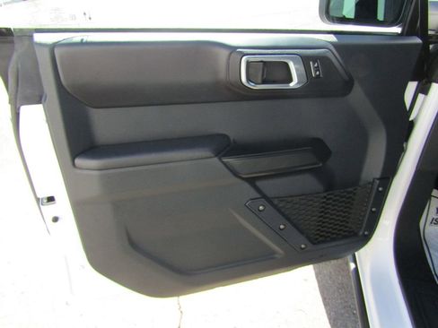 Used 2025 Ford Bronco Badlands AWD/4WD image 11