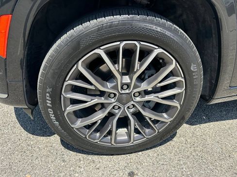 Used 2023 Jeep Grand Cherokee L Summit AWD/4WD image 7