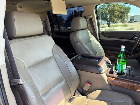 Used 2017 Chevrolet Suburban Premier image 28