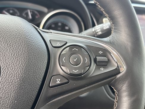Used 2017 Buick Envision Essence FWD image 20