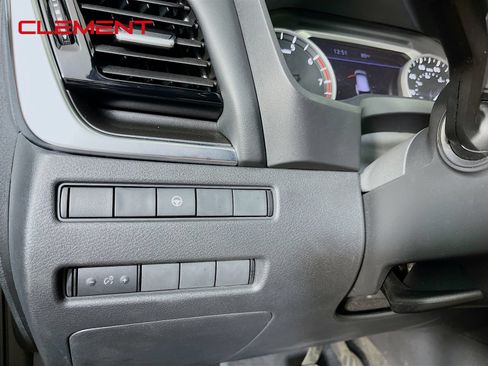 Used 2022 Nissan Rogue SV FWD image 13