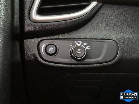 Used 2019 Chevrolet Trax LT w/ LT Convenience Package image 16