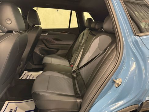 Used 2025 Volkswagen Tiguan SE R-Line image 18