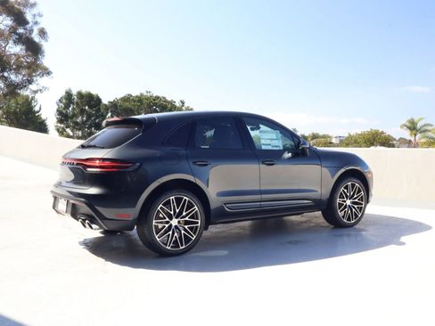 New 2026 Porsche Macan AWD/4WD image 8