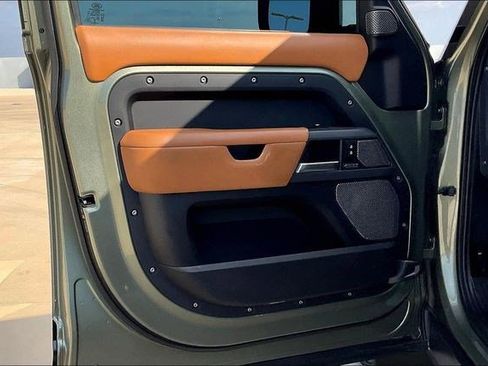 Used 2020 Land Rover Defender 110 X image 28