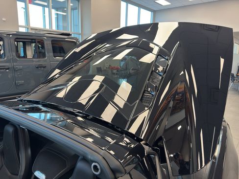 Used 2023 Chevrolet Corvette Stingray Coupe w/ 1LT image 17