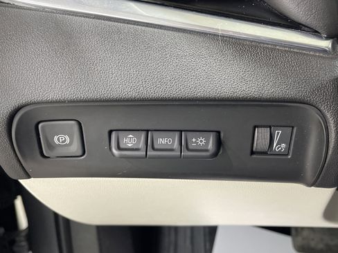 Used 2023 Buick Enclave Avenir w/ Avenir Technology Package image 33