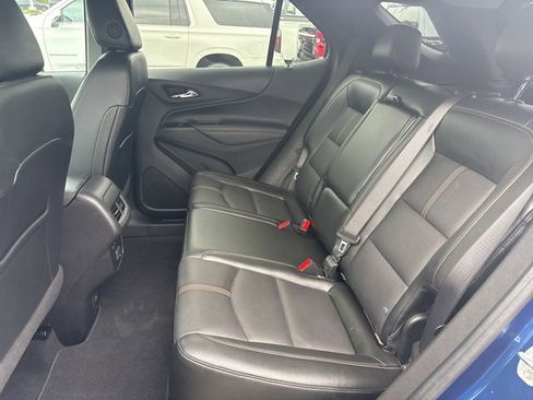 Used 2023 Chevrolet Equinox Premier image 17