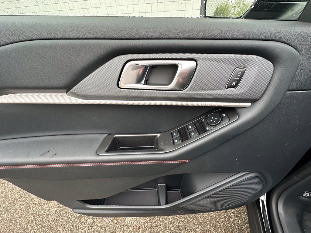 New 2027 Ford Explorer ST-Line AWD/4WD image 16