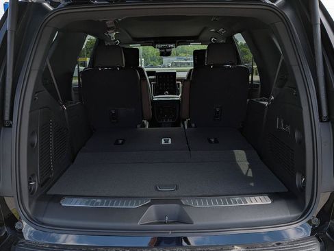 New 2026 GMC Yukon Denali Ultimate AWD/4WD image 10