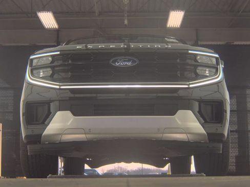 Used 2025 Ford Expedition Max Platinum image 14