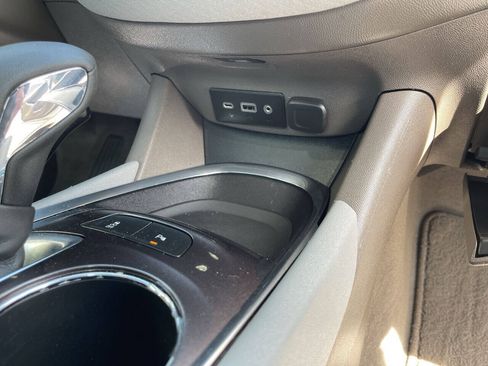 Used 2021 Chevrolet Malibu LT FWD image 30