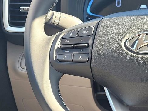 New 2025 Hyundai Venue SEL image 27