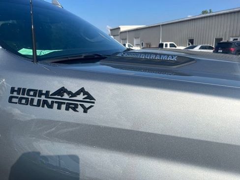 Used 2026 Chevrolet Silverado 2500 High Country w/ High Country Premium Package AWD/4WD image 3