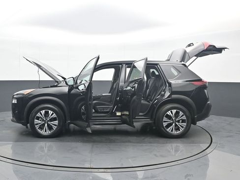 Used 2023 Nissan Rogue SV image 37