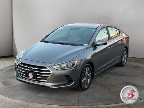 Used 2018 Hyundai Elantra SEL image 3