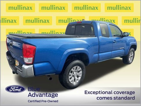 Used 2017 Toyota Tacoma SR5 image 3
