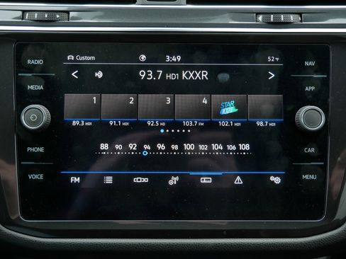 Used 2022 Volkswagen Tiguan SEL R-Line image 22