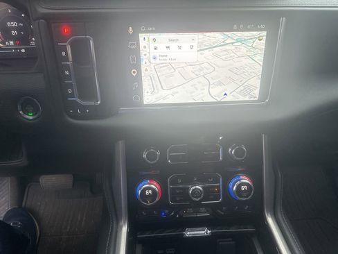 Used 2023 GMC Yukon Denali AWD/4WD image 3