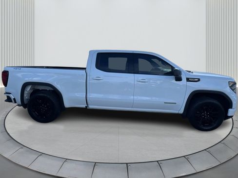 Used 2024 GMC Sierra 1500 Elevation w/ LPO, Elevation Black Package image 4